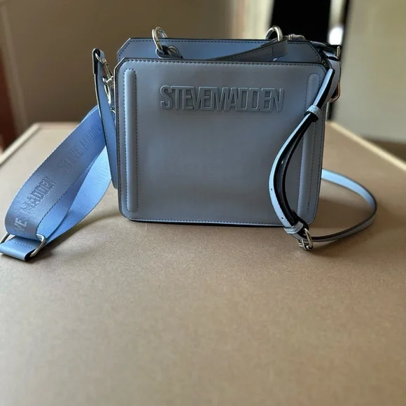 Steve Madden Periwinkle Sling Bag for Men or Women. New, never used. Steve Madden Bthrift Shoulder Bag - Samsclub.com main image 4